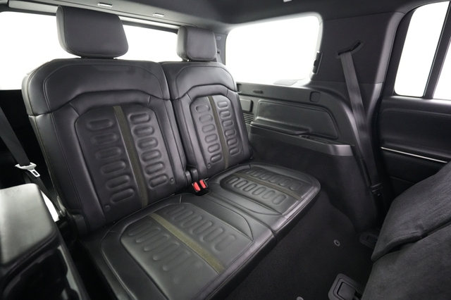 2025 Rivian R1S