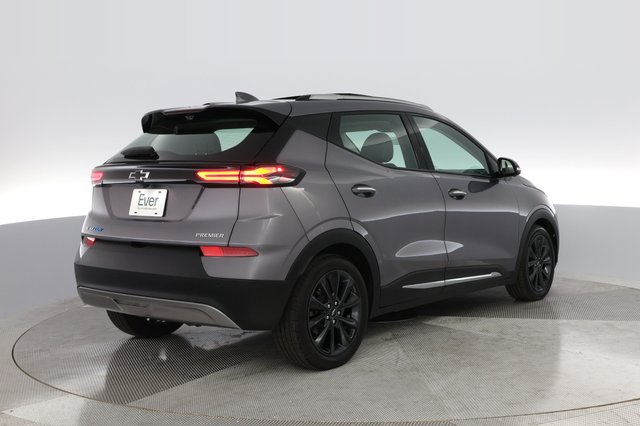 2022 Chevrolet Bolt EUV — photo 2 of 31