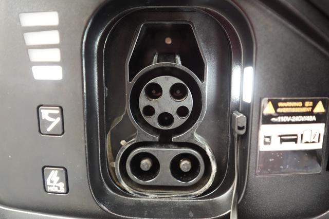 2024 Kia EV6 — photo 8 of 22