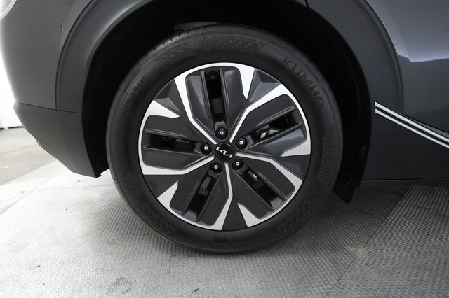2024 Kia EV6 — photo 17 of 22