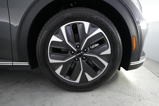 2024 Kia EV6 — photo 16 of 22