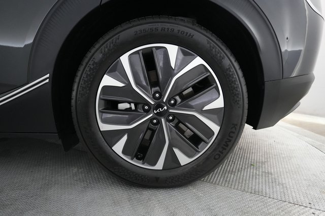 2024 Kia EV6 — photo 7 of 22