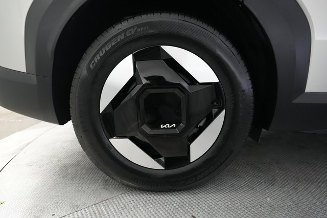2024 Kia EV9 — photo 17 of 23