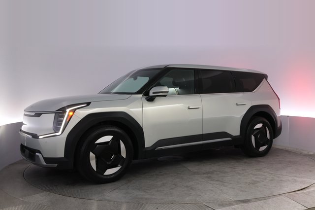 2024 Kia EV9 — photo 14 of 23