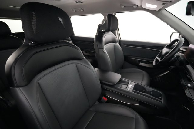 2024 Kia EV9 — photo 18 of 23