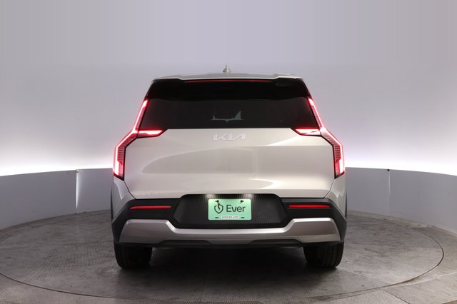 2024 Kia EV9 — photo 12 of 23