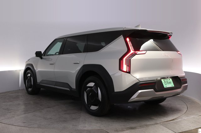 2024 Kia EV9 — photo 13 of 23