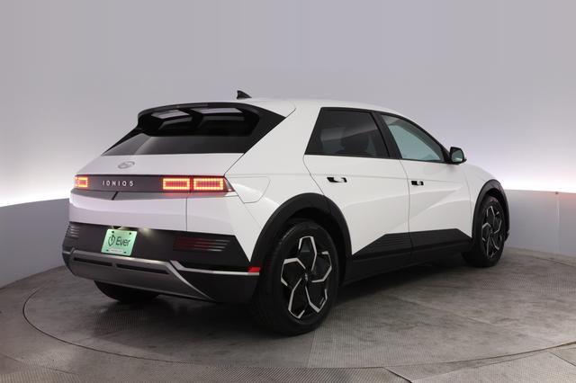 2024 Hyundai IONIQ 5 — photo 2 of 24
