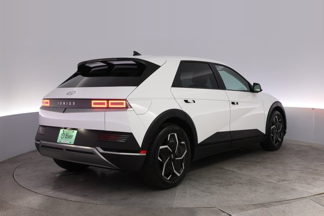 2024 Hyundai IONIQ 5 — photo 2 of 24
