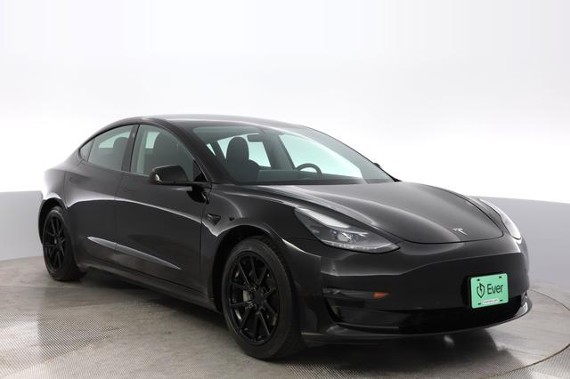 2021 Tesla Model 3 — photo 10 of 24