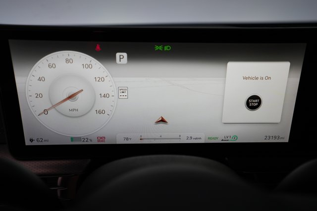 2023 Genesis GV60 — photo 5 of 22