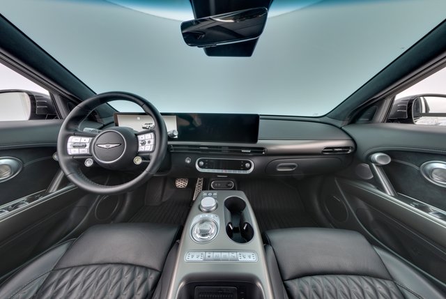 2023 Genesis GV60 — photo 19 of 22
