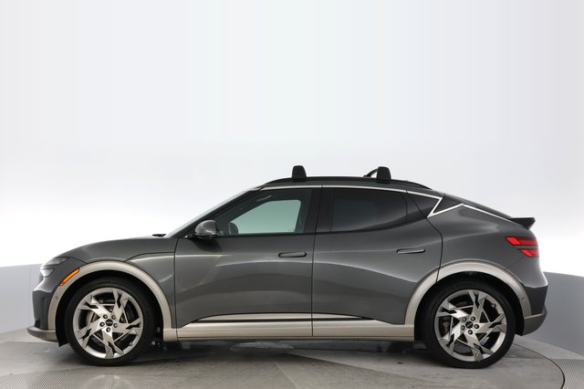 2023 Genesis GV60 — photo 12 of 22