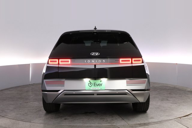 2024 Hyundai IONIQ 5 — photo 12 of 21