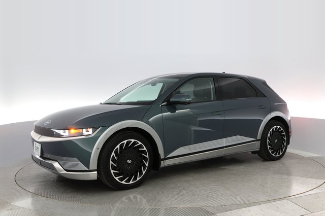 2023 Hyundai IONIQ 5 — photo 11 of 33