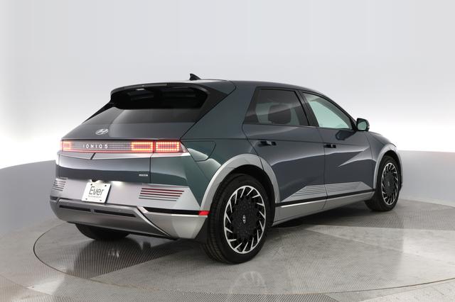 2023 Hyundai IONIQ 5 — photo 8 of 33