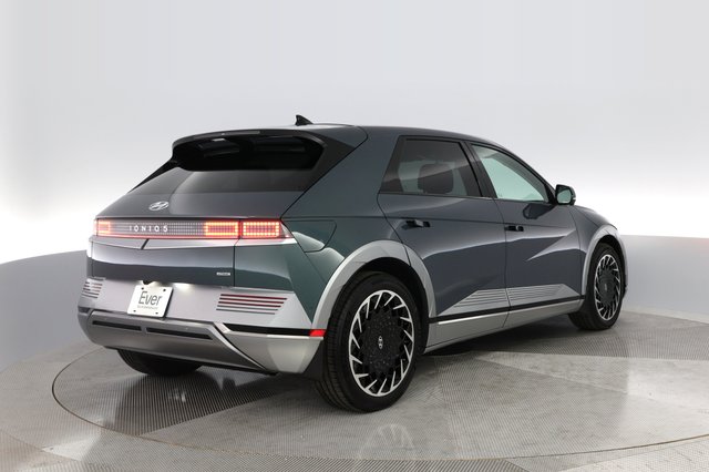 2023 Hyundai IONIQ 5 — photo 8 of 33