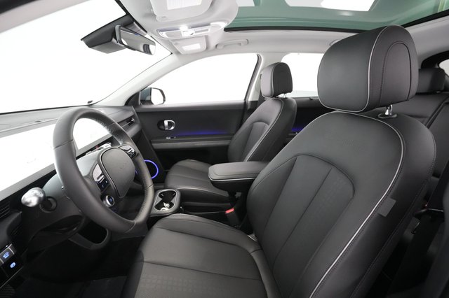 2023 Hyundai IONIQ 5 — photo 16 of 33