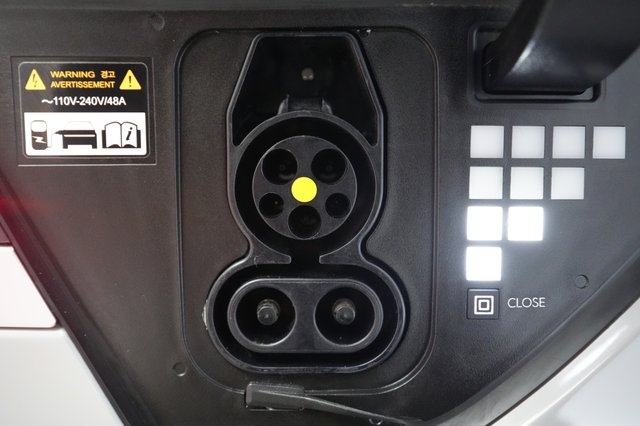 2024 Hyundai IONIQ 5 — photo 8 of 26