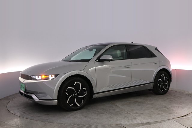 2024 Hyundai IONIQ 5 — photo 14 of 26