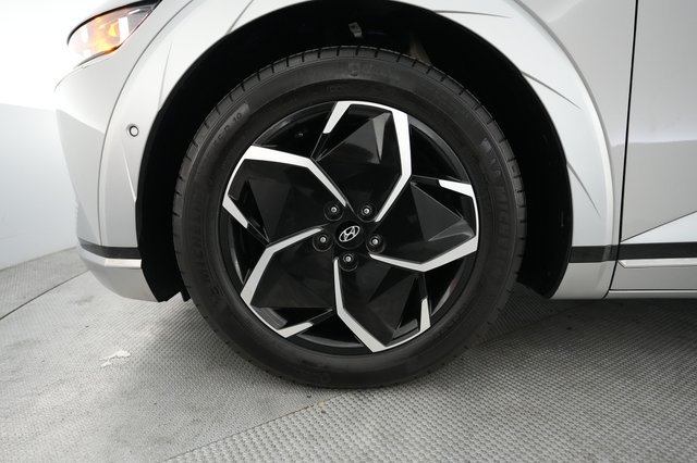 2024 Hyundai IONIQ 5 — photo 15 of 26