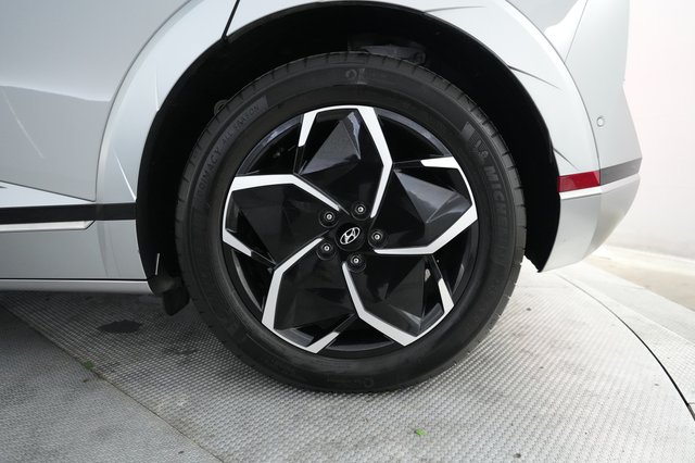 2024 Hyundai IONIQ 5 — photo 7 of 26