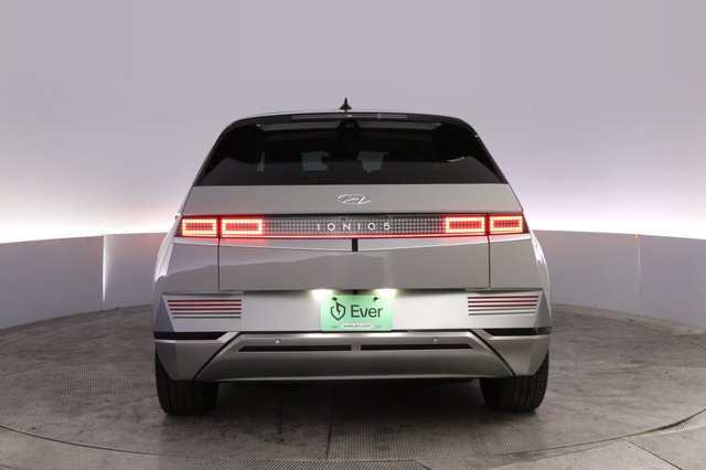 2024 Hyundai IONIQ 5 — photo 12 of 26