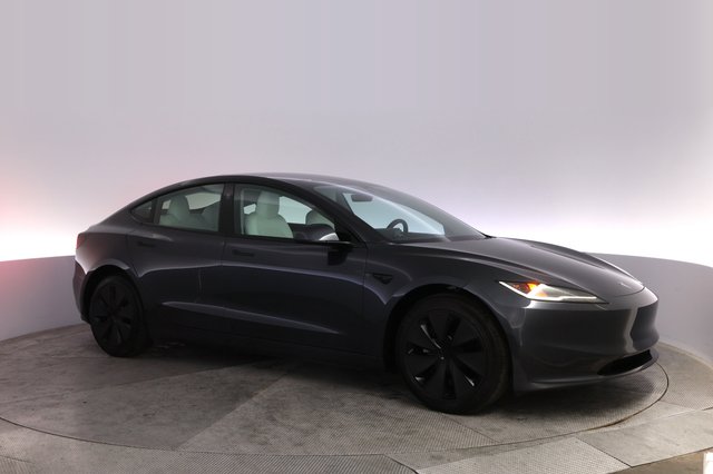 2025 Tesla Model 3 — photo 11 of 21
