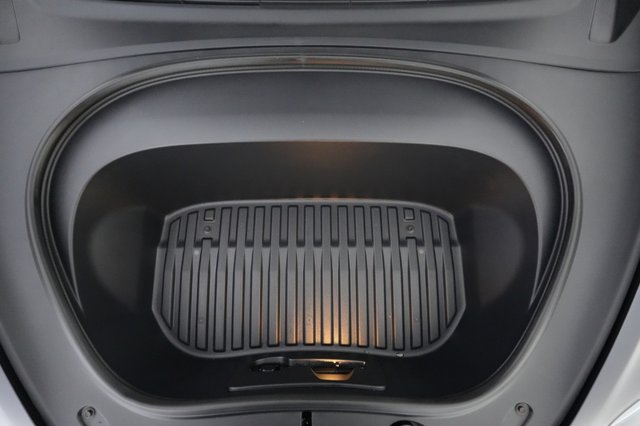 2025 Tesla Model 3 — photo 20 of 21