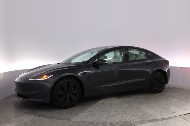 2025 Tesla Model 3 — photo 14 of 21