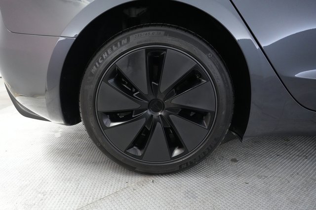 2025 Tesla Model 3 — photo 17 of 21
