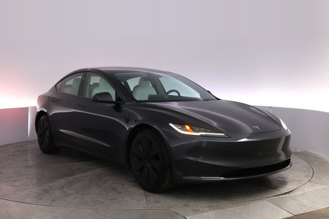 2025 Tesla Model 3 — photo 10 of 21