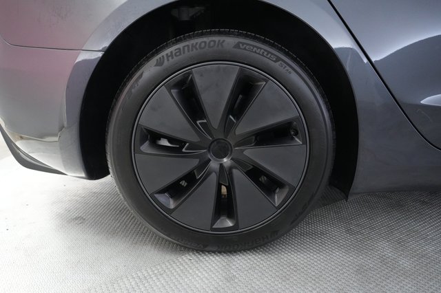 2025 Tesla Model 3 — photo 17 of 24