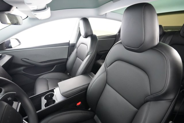 2025 Tesla Model 3 — photo 3 of 24
