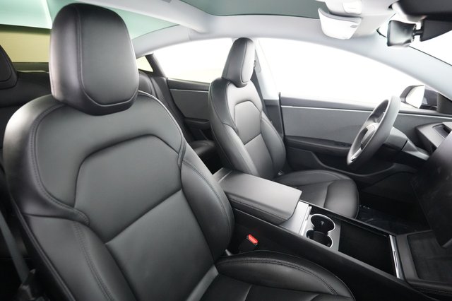2025 Tesla Model 3 — photo 18 of 24