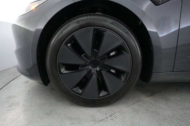 2025 Tesla Model 3 — photo 15 of 24