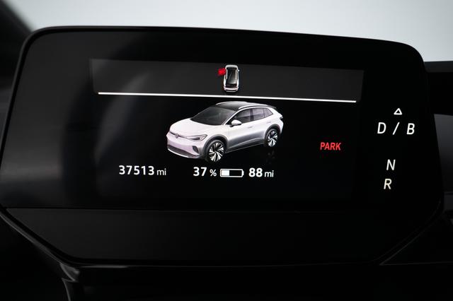 2023 Volkswagen ID.4 — photo 5 of 22