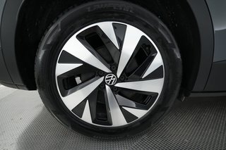 2023 Volkswagen ID.4 — photo 7 of 22