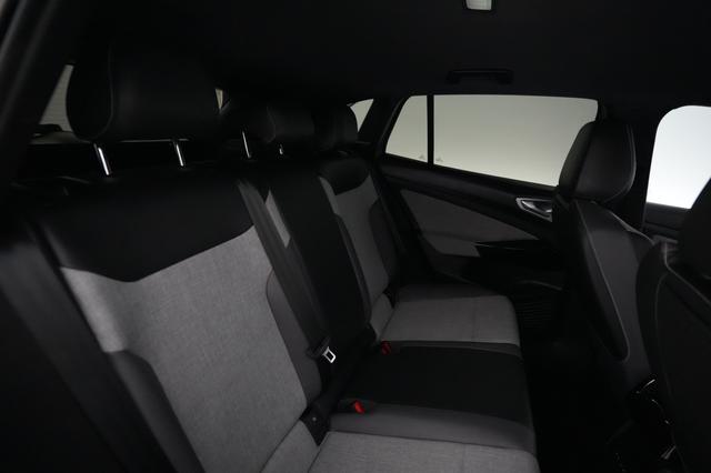 2023 Volkswagen ID.4 — photo 4 of 22