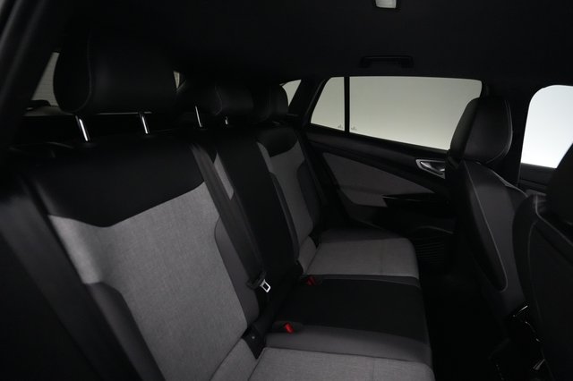 2023 Volkswagen ID.4 — photo 4 of 22