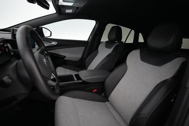 2023 Volkswagen ID.4 — photo 3 of 22