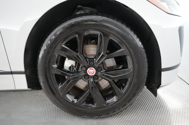 2023 Jaguar I-Pace — photo 15 of 25