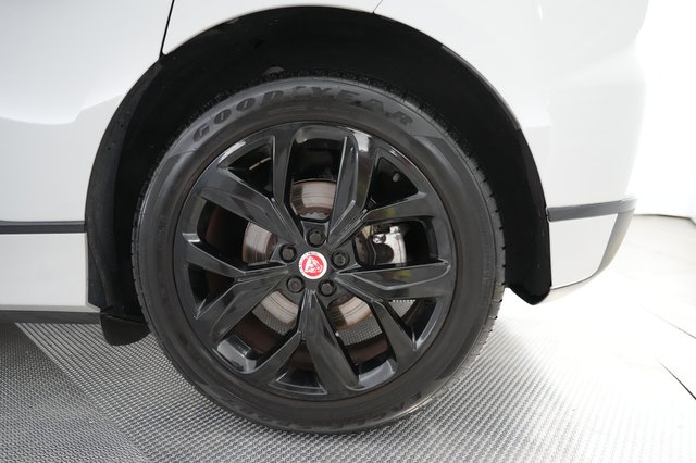 2023 Jaguar I-Pace — photo 17 of 25