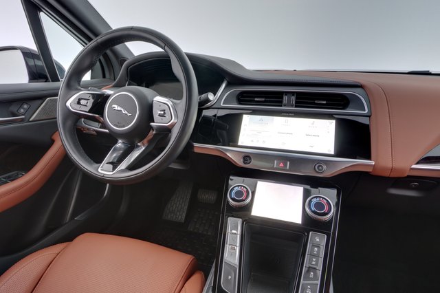 2023 Jaguar I-Pace — photo 20 of 25