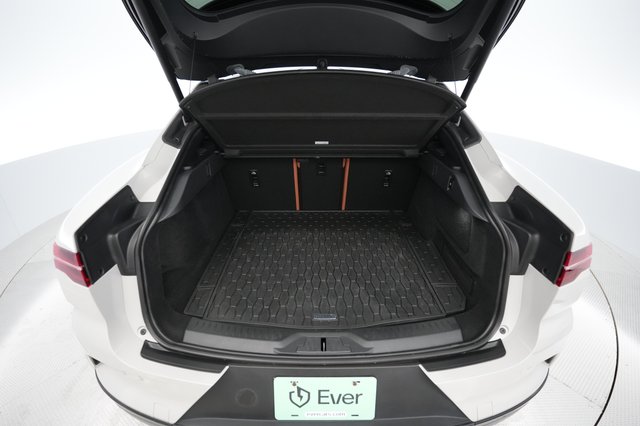 2023 Jaguar I-Pace — photo 6 of 25