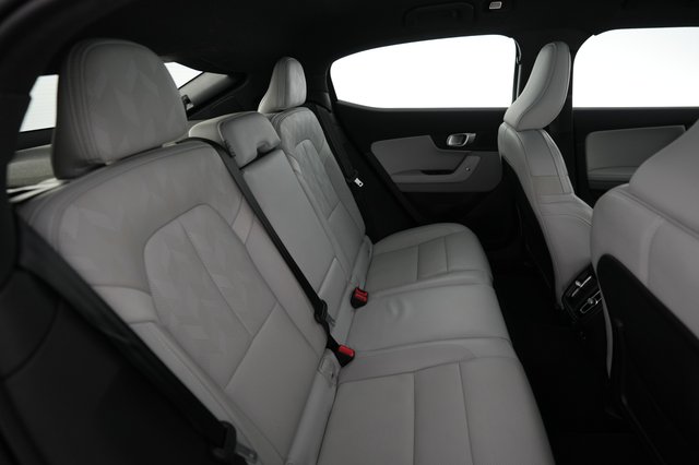 2023 Polestar 2 — photo 4 of 21
