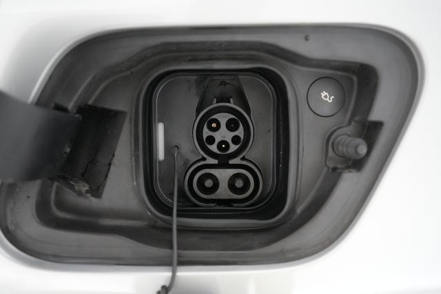 2023 Volvo XC40 Recharge — photo 8 of 23