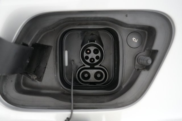 2023 Volvo XC40 Recharge — photo 8 of 23