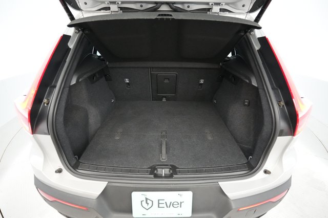 2023 Volvo XC40 Recharge — photo 6 of 23