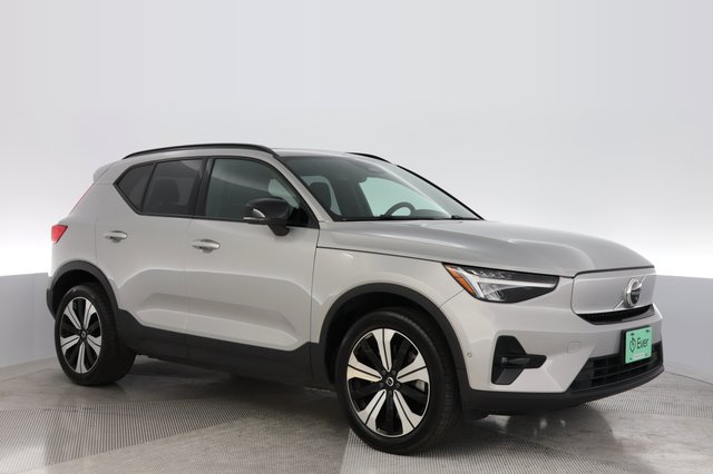 2023 Volvo XC40 Recharge — photo 11 of 23